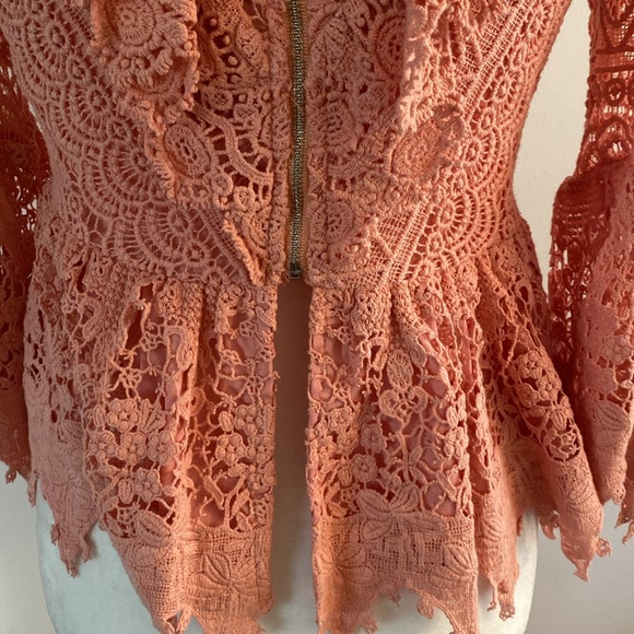 Champagne and strawberry lace top size small - Picture 11 of 14